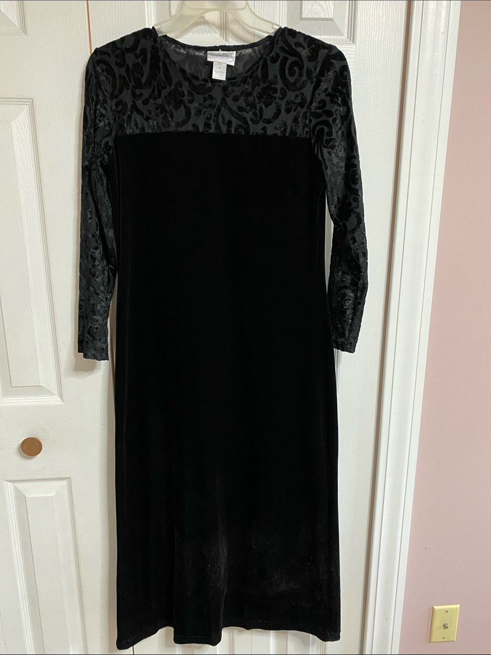 Black Velvet Long Sleeve Dress